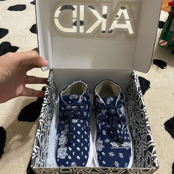 AKID Bandana Inspired Sneakers - Picture 3 of 8